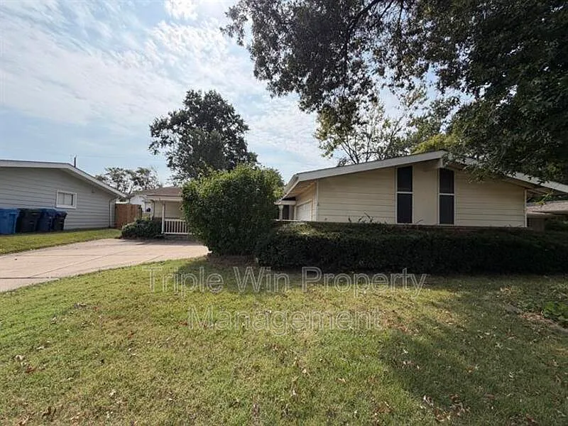 4 bed, 2.0 bath, 1699 sqft, $1,750 — Photo 4