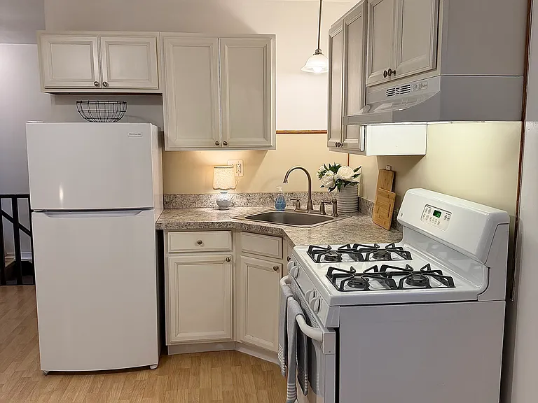 1006 Main St #A — Photo 13