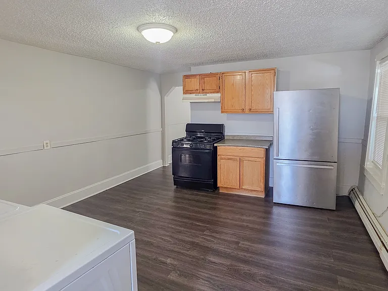 343 Auburn St #3 — Photo 6