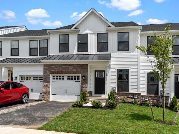 60 Rosemary Way, Mount Laurel, NJ 08054