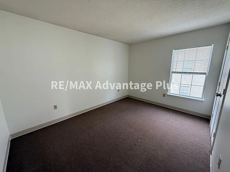 101 Farrar Ct — Photo 9