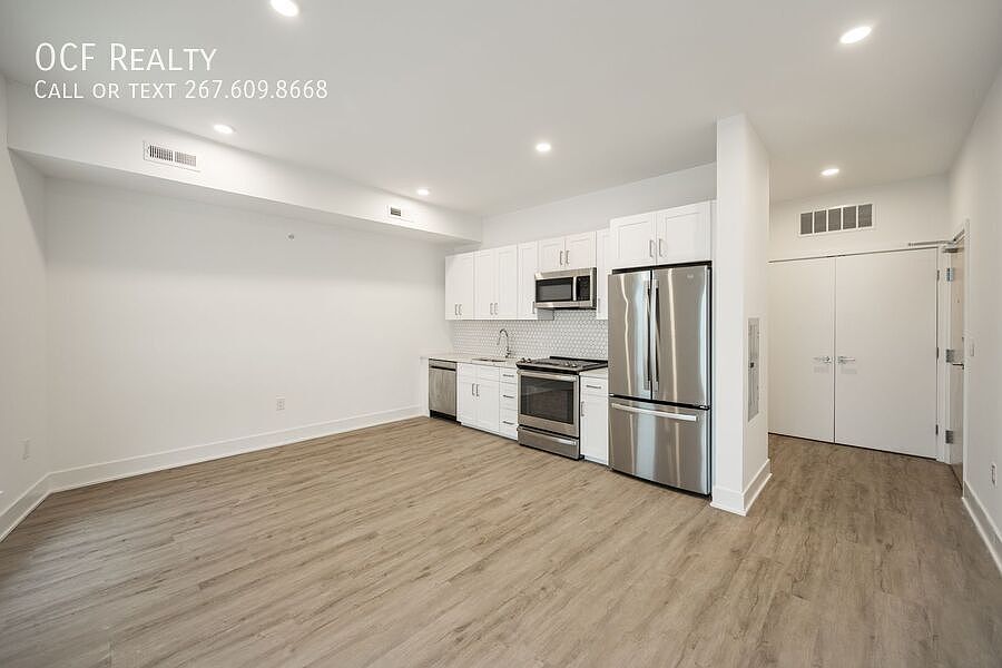 1st image of 1325 N Lee St Unit 400