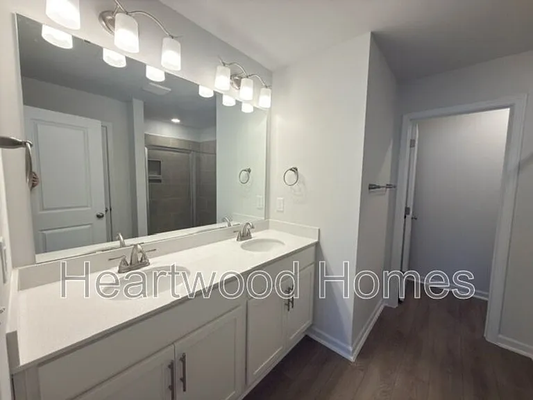 121 Bartlett Dr — Photo 20