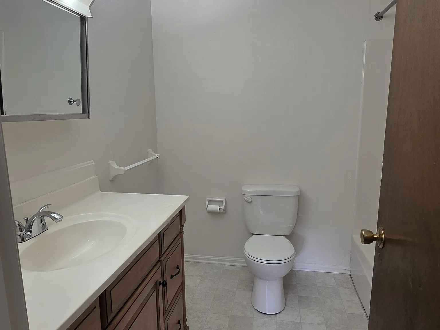 3 bed, 1400 sqft, $1,600 — Photo 3
