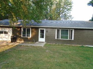 306 S Brown Ave, Graettinger, IA 51342
