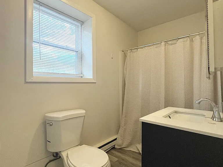 82 N Kelsey St #4 — Photo 4