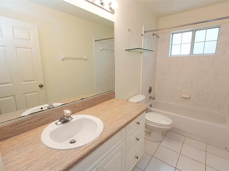 2340 NW 16th Ave — Photo 25
