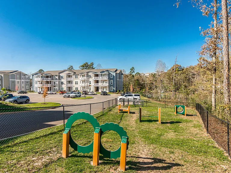 Village at Westland Cove Apartments — Photo 39