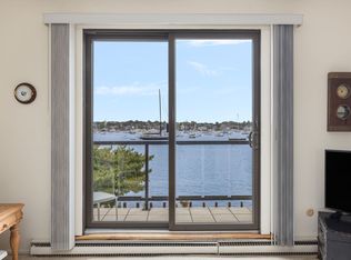306 America #306, Newport, RI 02840