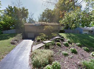 1832 Fairway Dr, Springfield, OH 45504