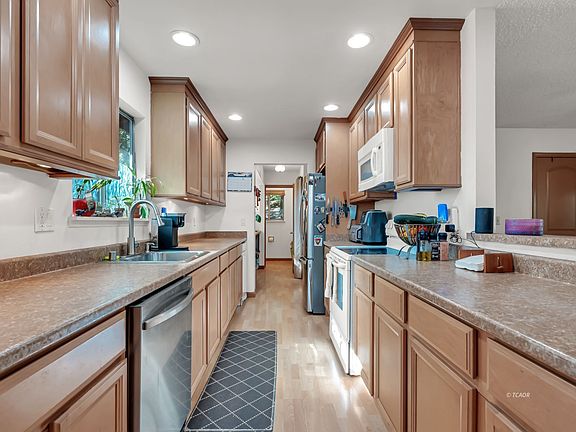 5th image of 500 Timber Ridge Rd