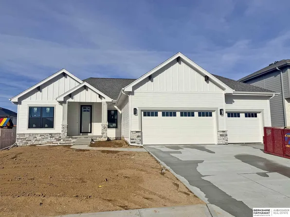 7712 S 199th St, Gretna, NE 68028