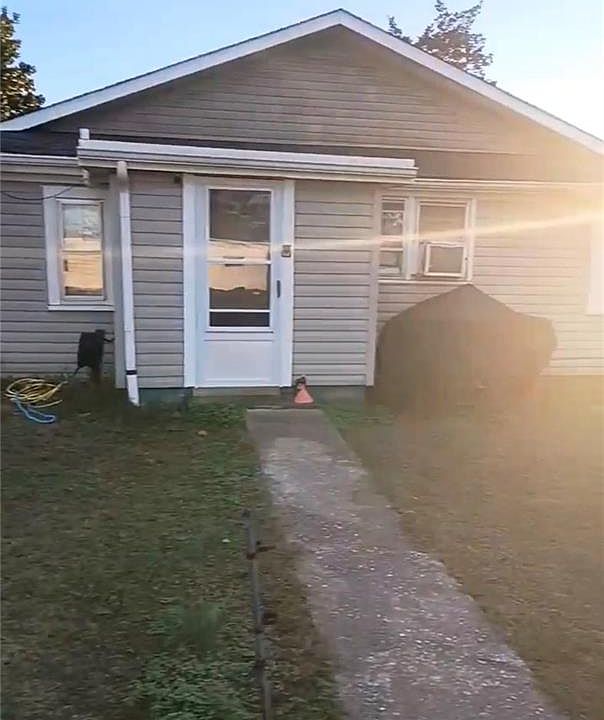 1st image of 1017 Longstreet Ln