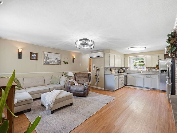 5th image of 1765 Santa Rosa St