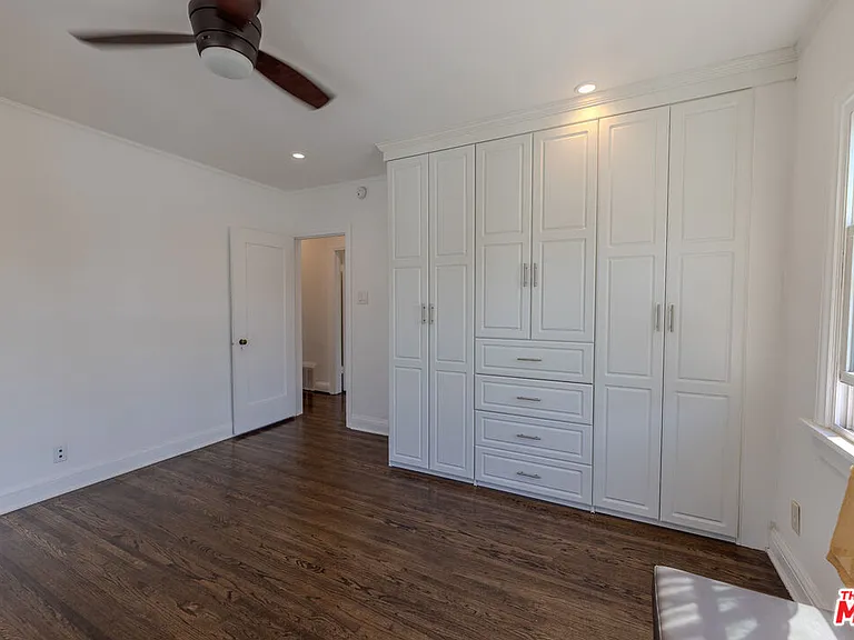 1067 S Sycamore Ave — Photo 43
