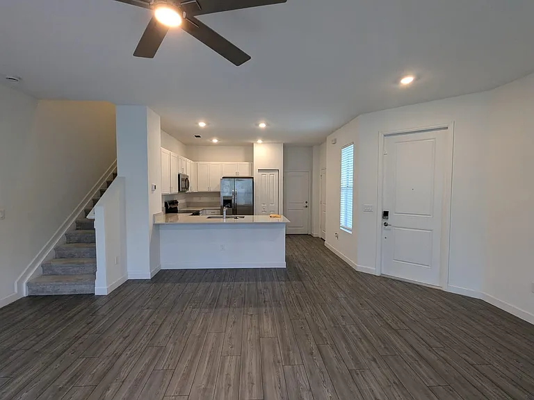 4309 Hammock Grove Dr — Photo 2