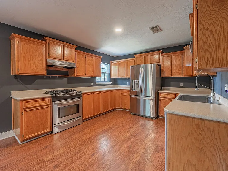 501 Calhoun Dr — Photo 8