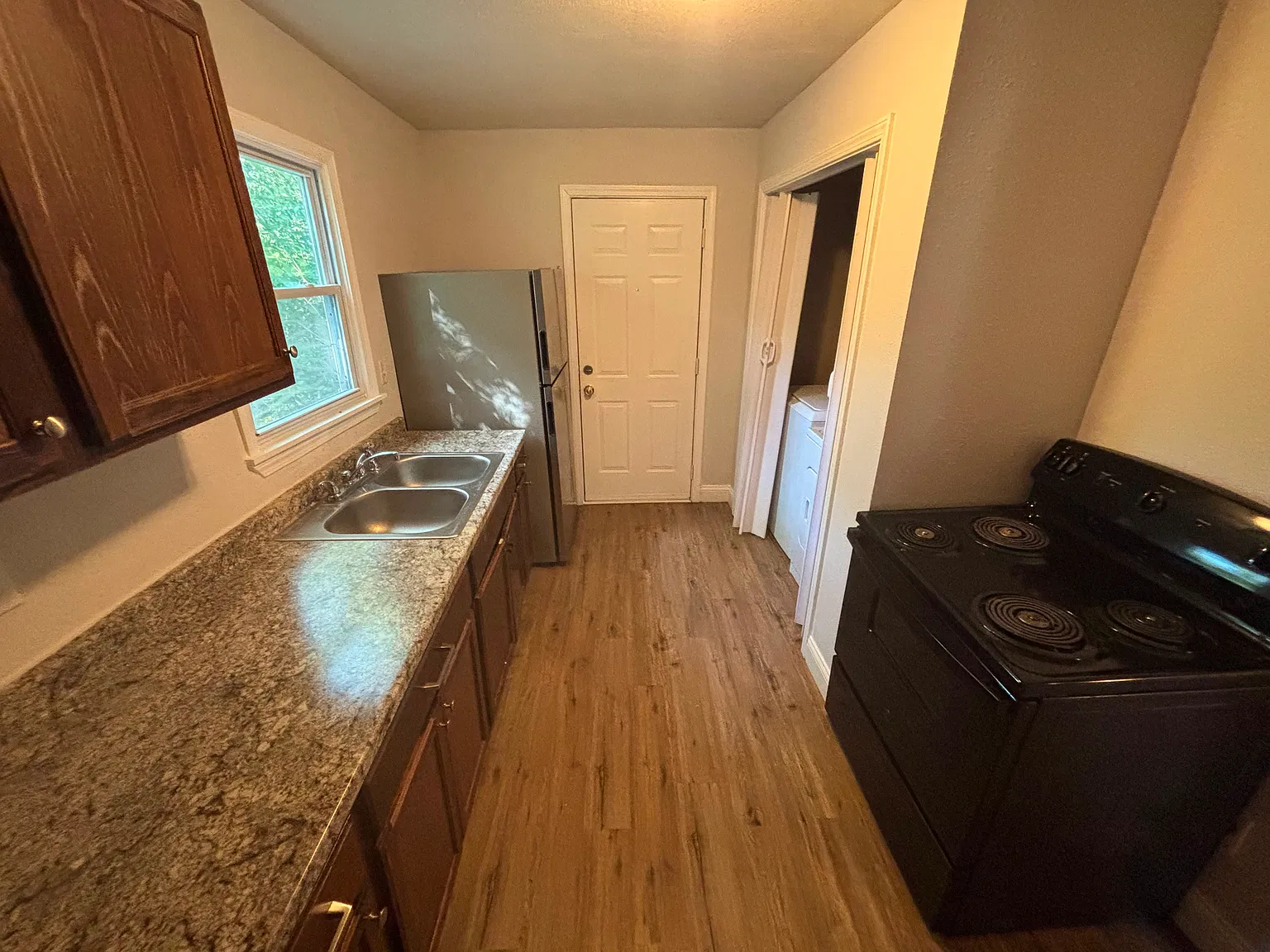 3 bed, 1208 sqft, $1,350 — Photo 4