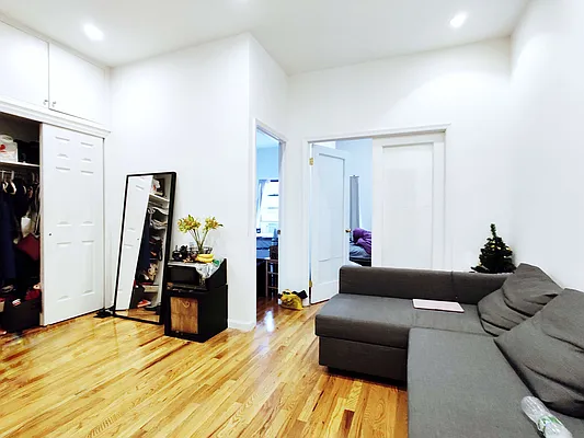 Rented by Union Square Property Management | media 57