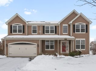 658 N Silver Leaf Ln, Round Lake, IL 60073