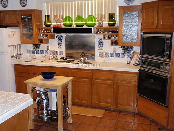 3rd image of 329 Wild Plum Ln