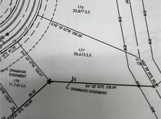 438 Delaware Dr, Perrysburg, OH 43551