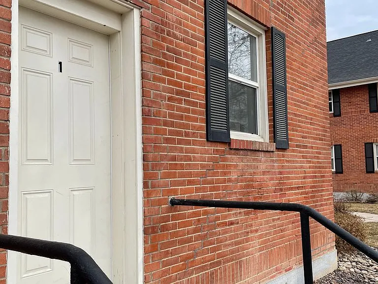 Johnstown Apartments (KC-KS-RB) — Photo 2
