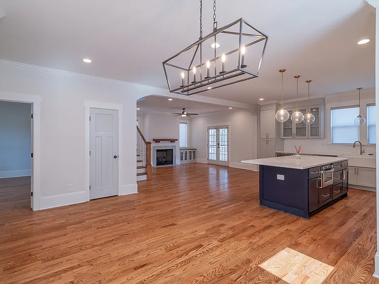 1005 State St — Photo 9