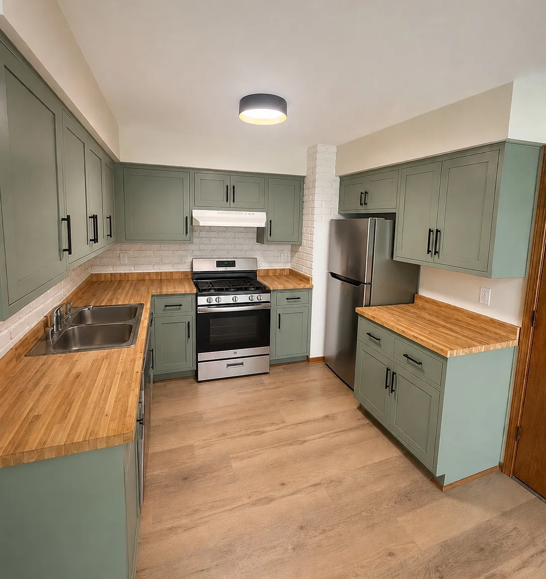 3 bed, 1500 sqft, $2,200 — Photo 1
