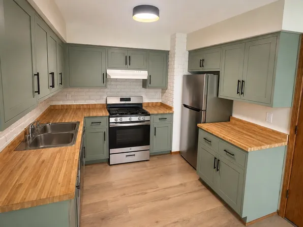 2123 Yvonne St #2123, Waukesha, WI 53188
