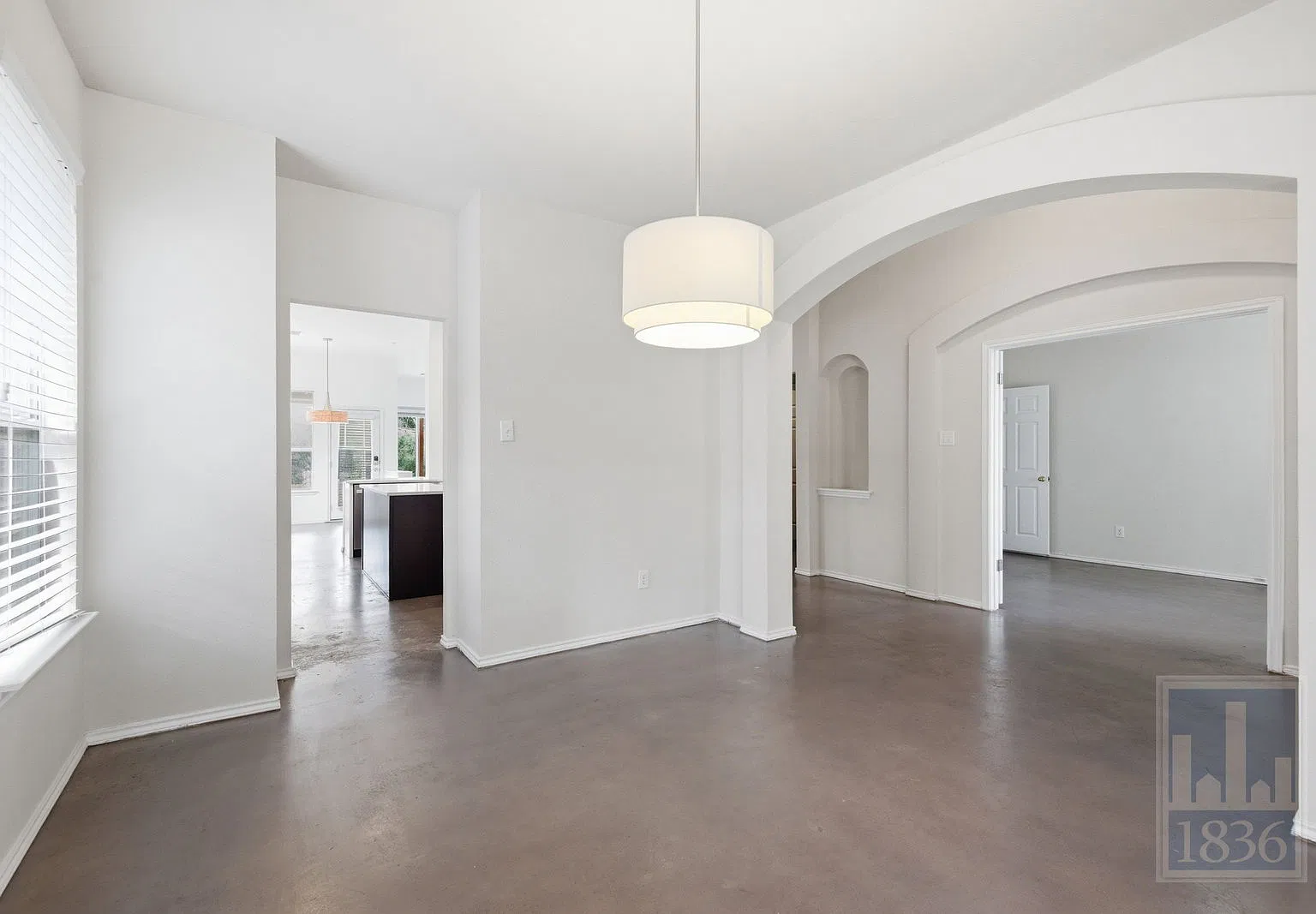3 bed, 2.0 bath, 2603 sqft, $2,400 — Photo 4