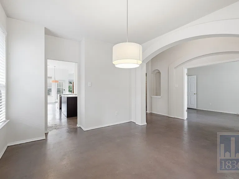 2217 Speidel Dr — Photo 4