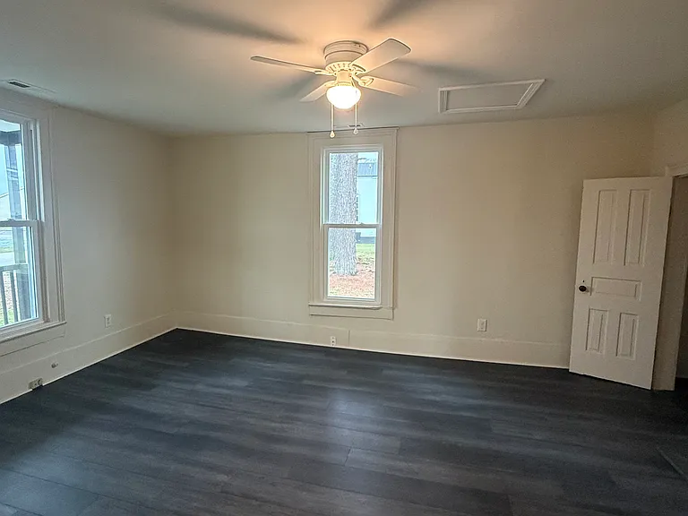 202 S Sampson Ave — Photo 4