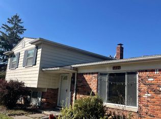 212 Miracle Dr, Troy, MI 48084