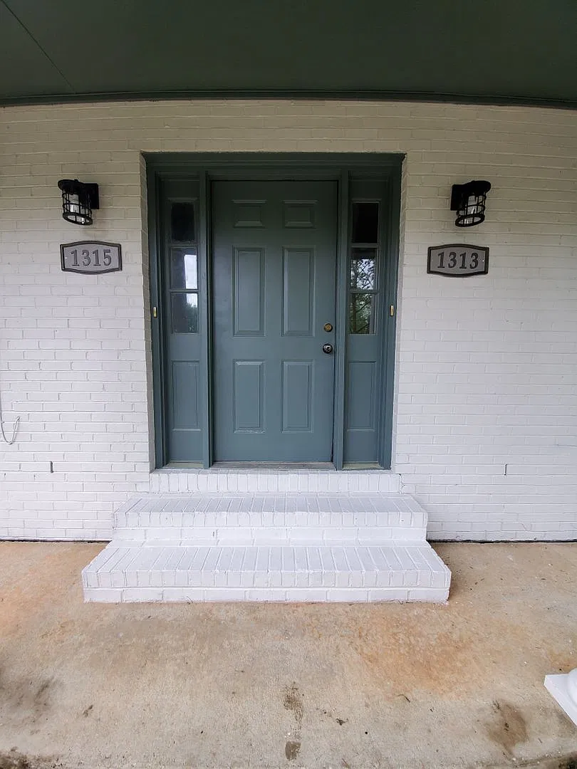 Modern Comfort and Easy Living! — Photo 2