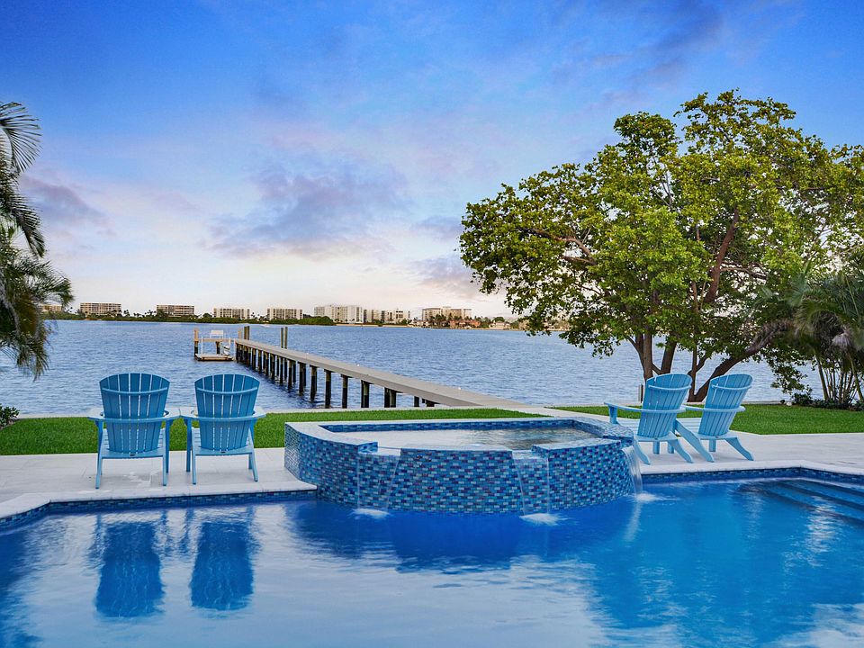1st image of 3 Lakeside Palms Court