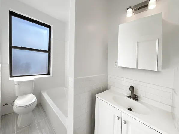 148-09 Northern Boulevard image 8 of 15