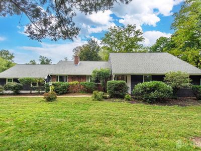 16 Woods End Rd, Colts Neck, NJ, 07722