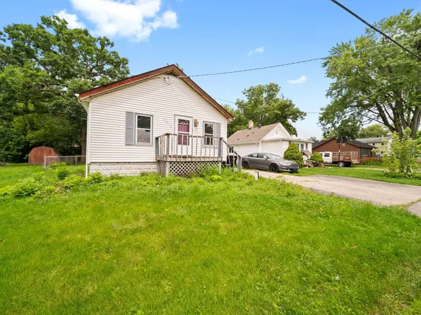 2612 Midoak Ln, McHenry, IL 60051