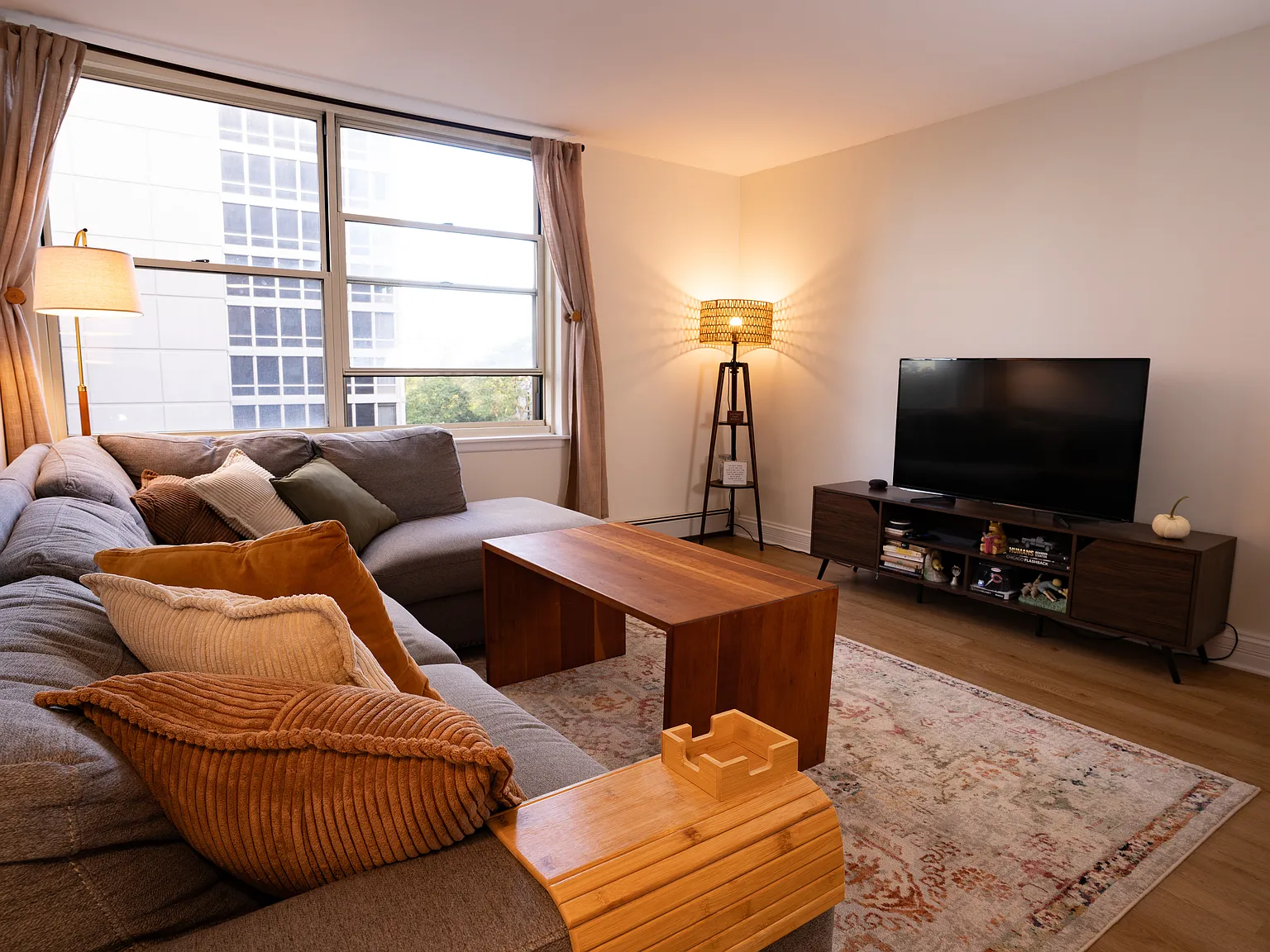 2 bed, 780 sqft, $2,790 — Photo 3