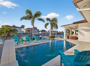 1967 Iowa Ave NE, Saint Petersburg, FL 33703