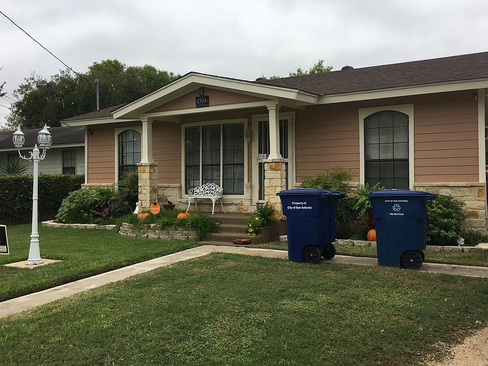 2nd image of 1304 W Pyron Ave
