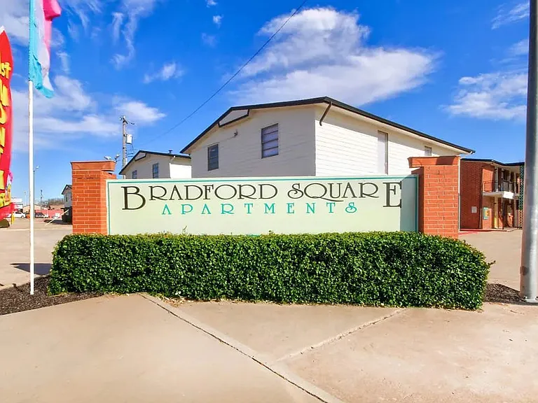 Bradford Square Apartments — Photo 1