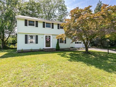 81 Woolacott Rd, Rochester, NY, 14617