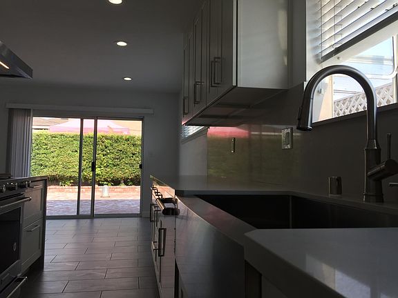 5th image of 21412 Marigold Ave