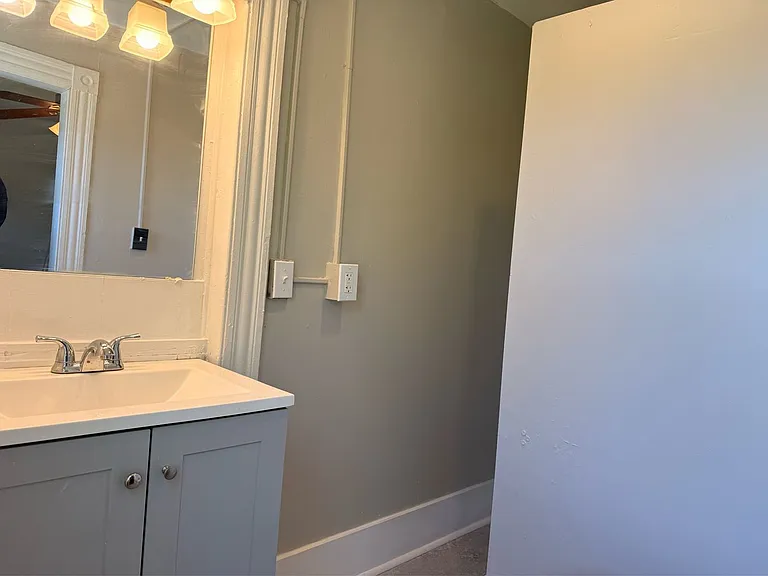 555 Main St — Photo 7