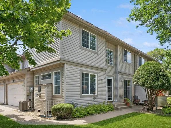 1056 Lovell Ave W, Roseville, MN 55113