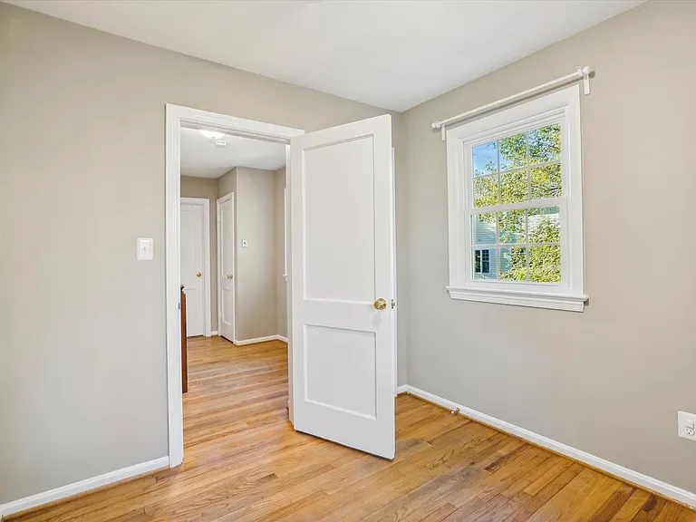 5212 Augusta St — Photo 17