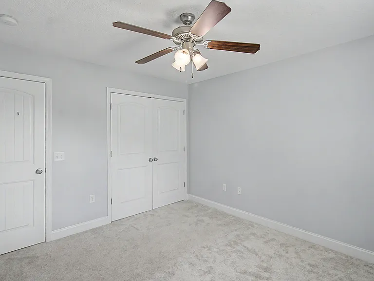 151 Lincoln Way NE — Photo 33