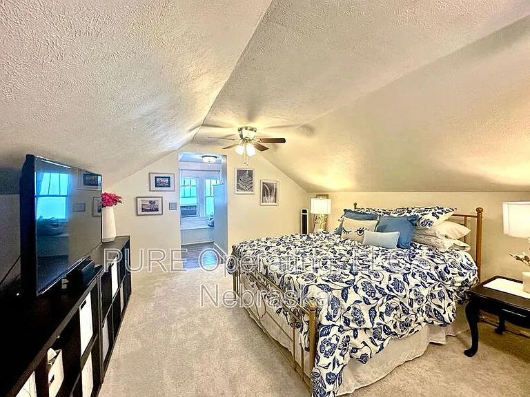5724 Rees St — Photo 34